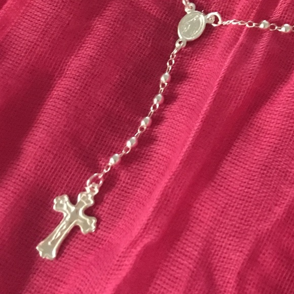 Medium 0.925 Sterling Silver Rosary necklace 4 mm
13 1/4 “ long approximately - Picture 2 of 11